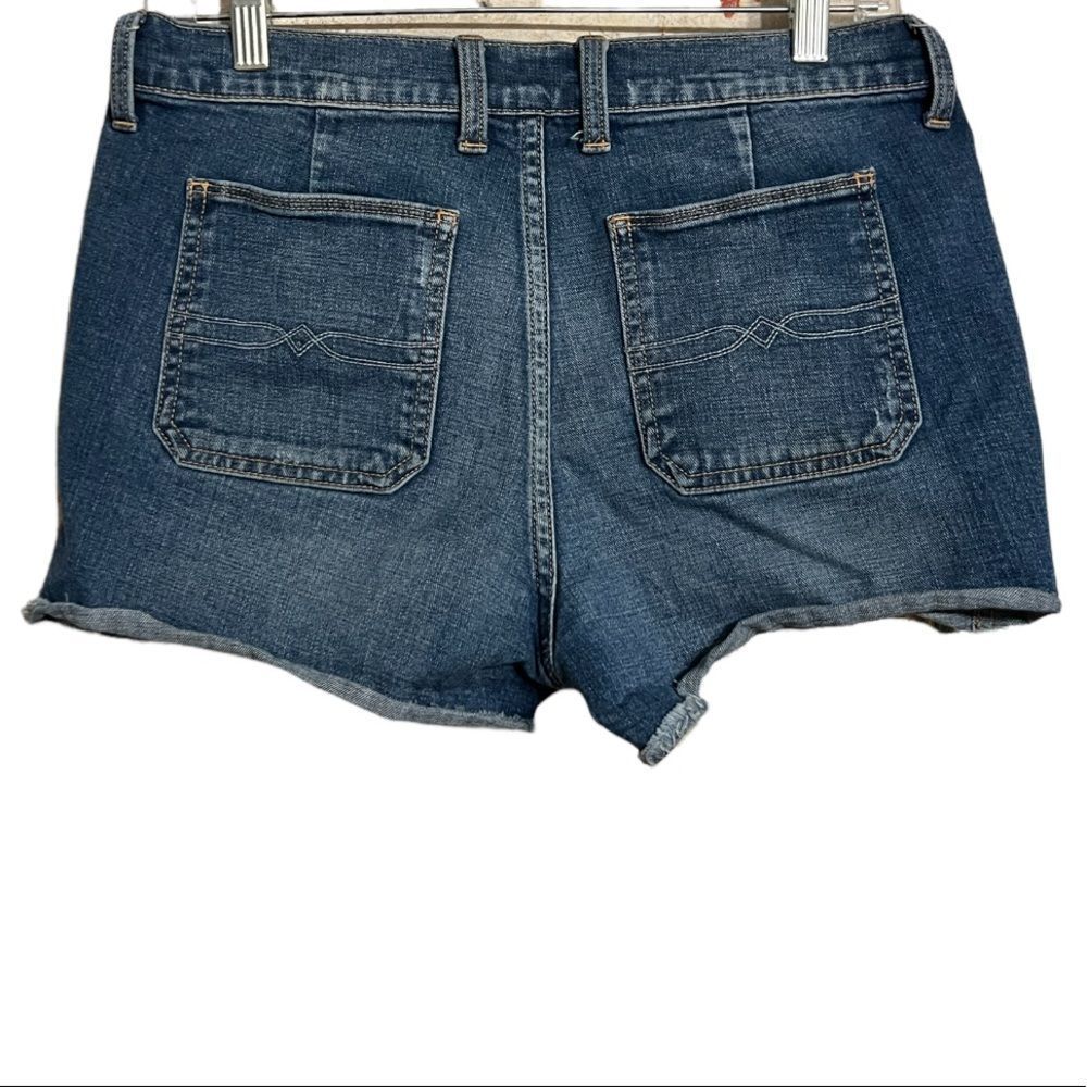 Lucky Brand Denim Patch Pocket Short Sz 8/29 Inseam 2.5" EUC - Picture 3 of 14